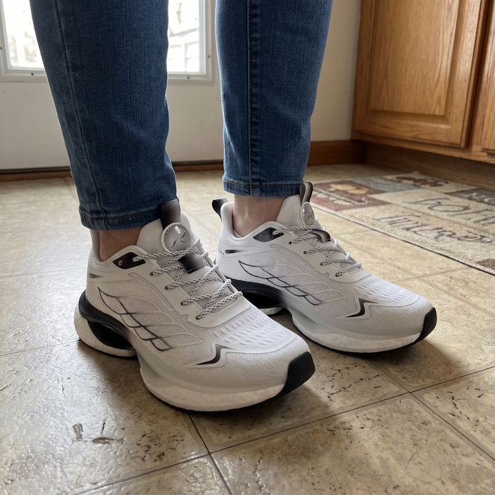 WIDE-TOE WALKING SNEAKERS