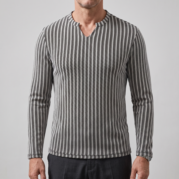 TIMELESS EVERYDAY KNIT SWEATER