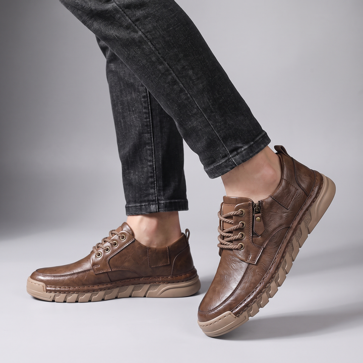 CLASSIC LEATHER CASUAL SNEAKERS