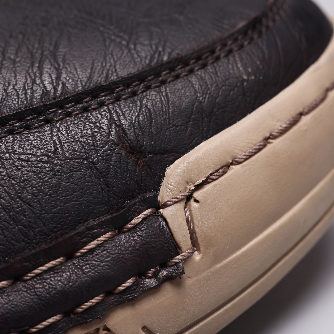 CLASSIC LEATHER CASUAL SNEAKERS