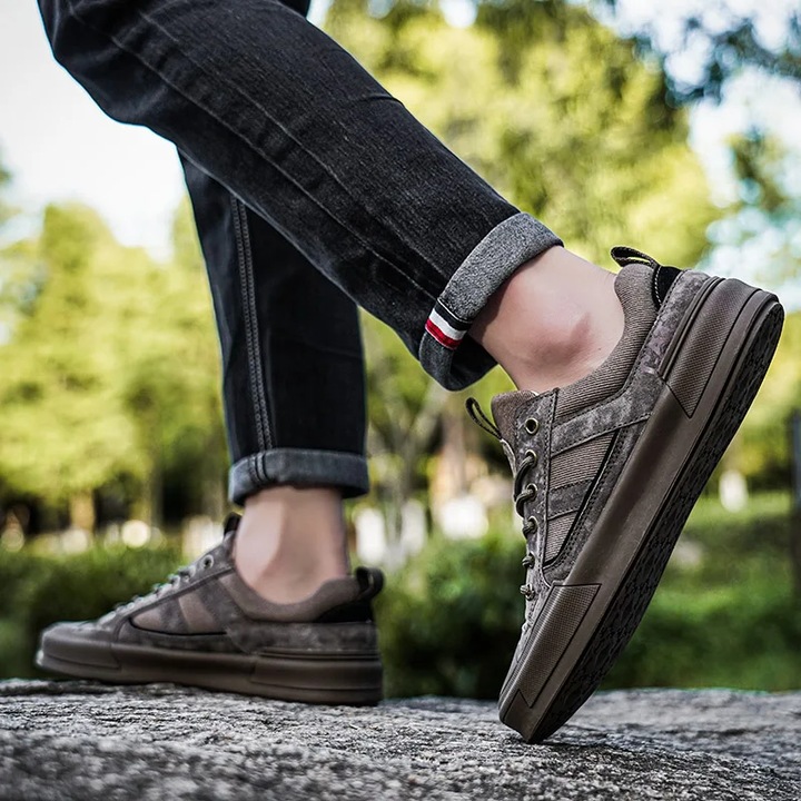 METROSTRIDE LEATHER SNEAKERS