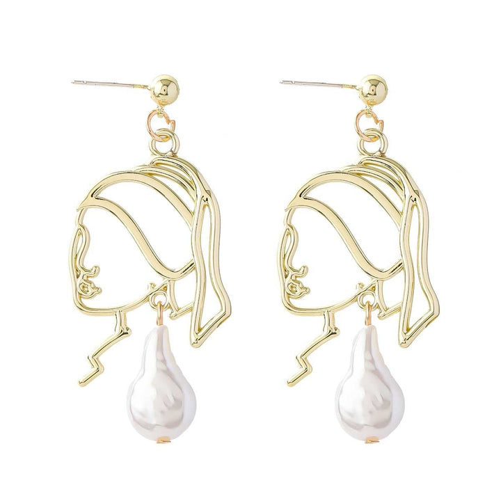 The girl with a pearl "earrings"